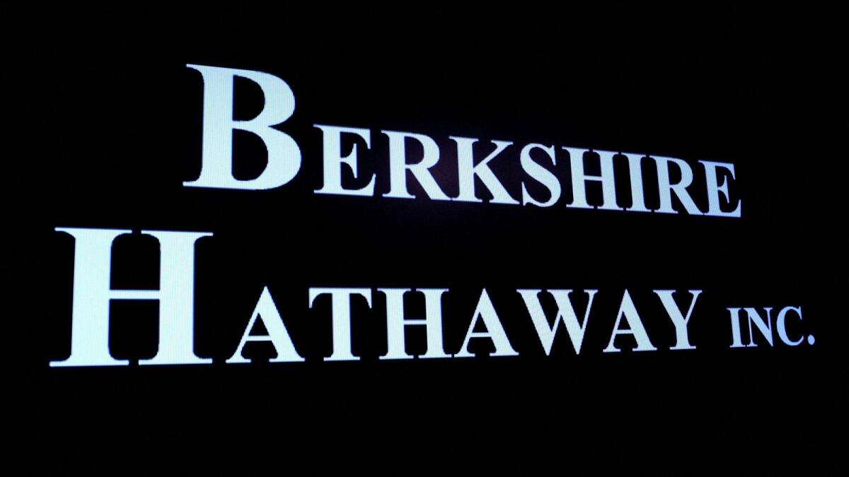 Berkshire Hathaway's Cash Surges to Record $325 Billion Amid Apple Stake Reduction and Market Caution